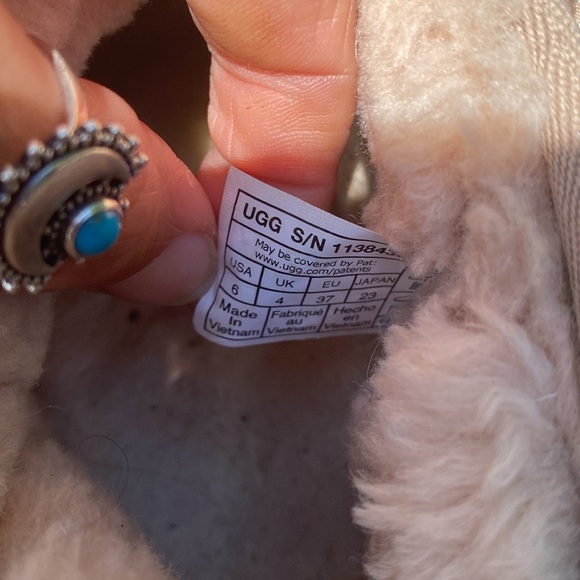 Ugh low cut boots - Picture 5 of 7